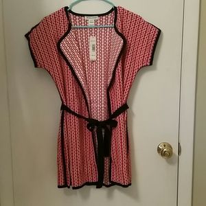 Red & white block pattern tunic sweater .